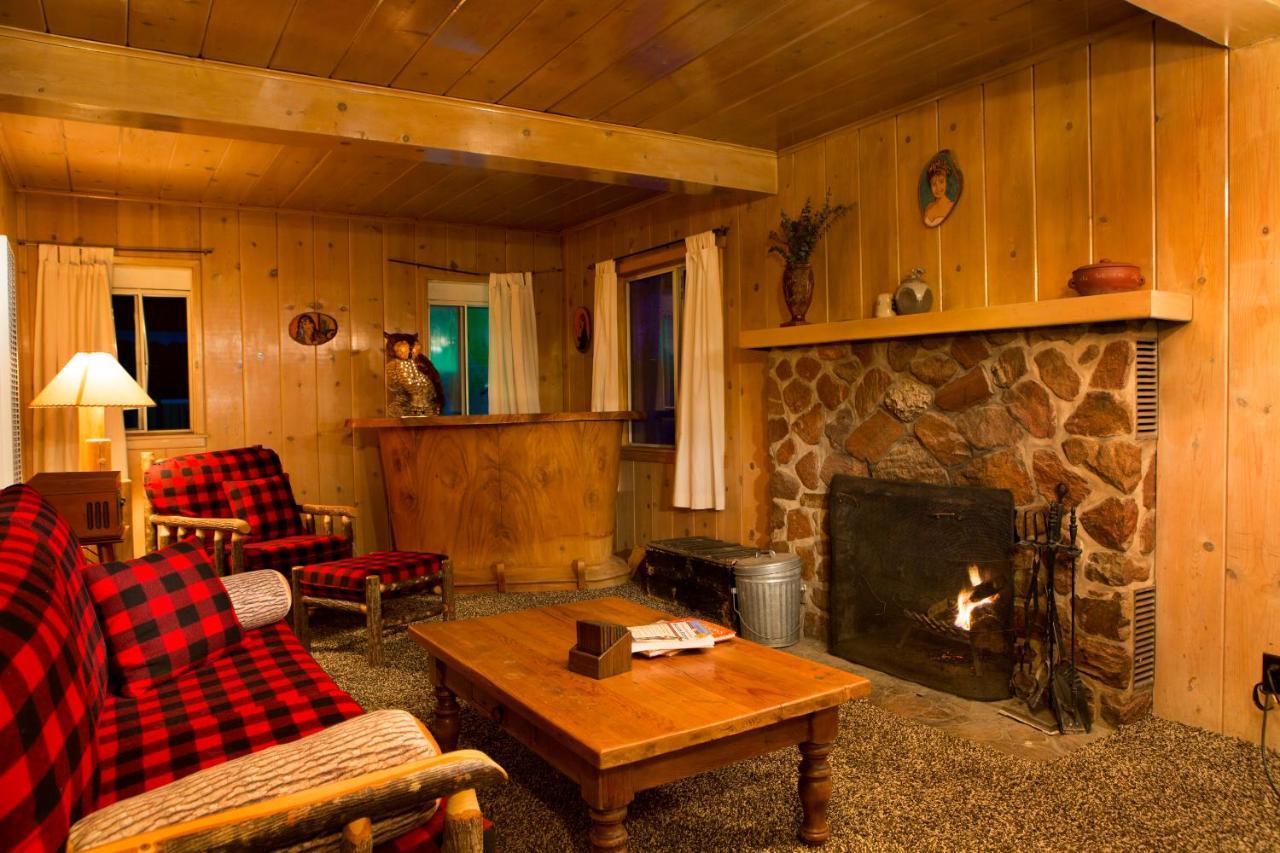 Hicksville Pines Chalets & Motel Idyllwild Eksteriør billede